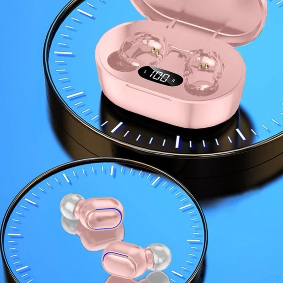 Passive Noise Cancelling In-Ear Touch Control LED Wireless Earphone - Picture 2 of 5